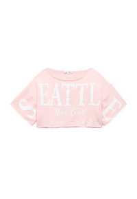 Sudadera corta rosa con gráfico blanco de 'SEATTLE', mangas cortas sueltas y cuello redondo. El tejido parece suave y ligero.