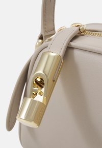 Furla GOCCIA CROSSBODY - Skulderveske - vaniglia