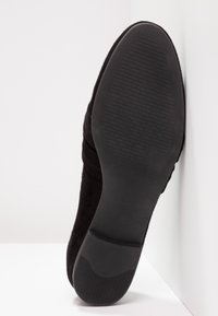 Vagabond Slip-ons - black