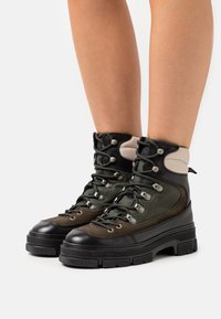 GANT MONTHIKE - Lace-up ankle boots - black/olive