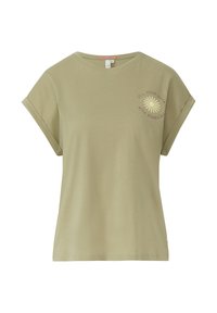 Olijfgroene katoenen T-shirt met opgerolde korte mouwen. De voorkant heeft een grafische afbeelding van een margriet en de tekst: "VUL JE DAGEN MET ZONNESCHIJN."