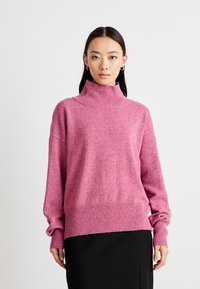 BOSS FAMINDI - Pulover - light pastel red
