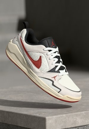 JORDAN CMFT ERA - Trainers - sail/redstone/black/light cream