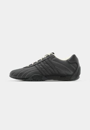 adidas Originals ADIRACER UNISEX - Sneakers - core black/cream white