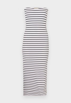 Strapless, kroppsnära klänning i vit med svarta horisontella ränder. Har en rak halsringning och en midjesprund för bättre rörelsefrihet.