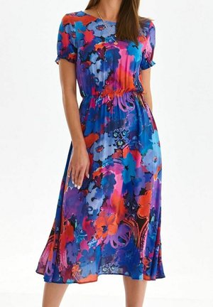 Bloemenjurk gemaakt van lichtgewicht stof, met felle blauw-, roze- en oranje tinten, korte mouwen en een elastische taille.