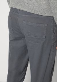 Brave Soul Džíny Relaxed Fit - grey