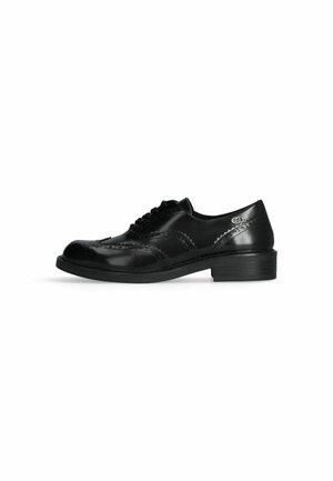 Fűzős cipők - black