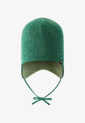 Wełniana czapka w żywym zielonym kolorze z teksturowanym wzorem, z uszami i wiązaniem pod podbródkiem dla zapewnienia pewnego dopasowania. Wnętrze podszyte jednolitym zielonym kolorem.