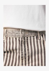 Niet geselecteerd, neutral stripe