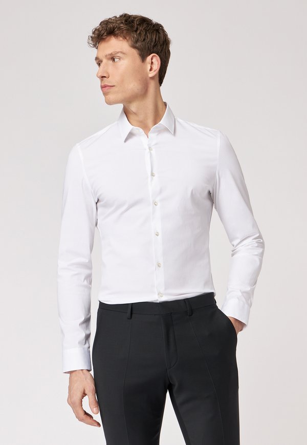 SLIM FIT MIT KONTRASTKNÖPFEN - Businesshemd - weiss