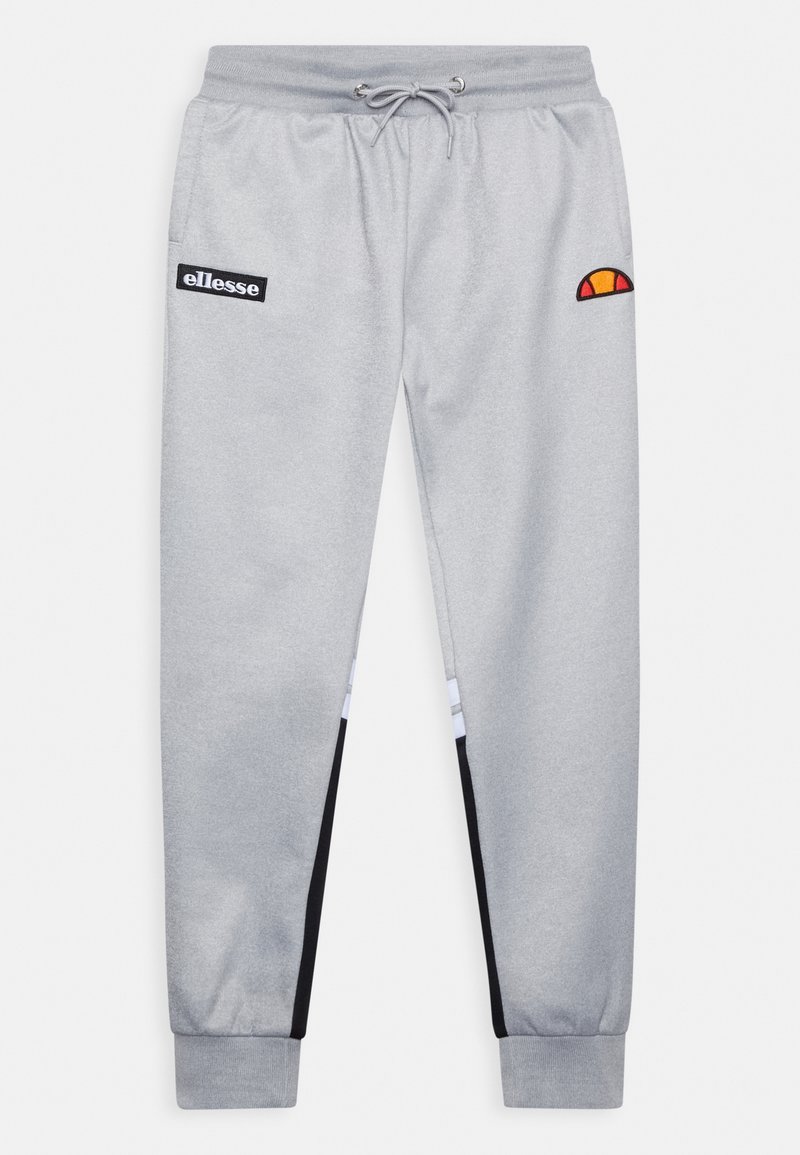 Jasnoszare spodnie dresowe z elastycznym pasem i sznurkiem, czarne paski po bokach, naszywka z logo Ellessee na lewej biodrze oraz kolorowe półkoliste logo na prawym biodrze.