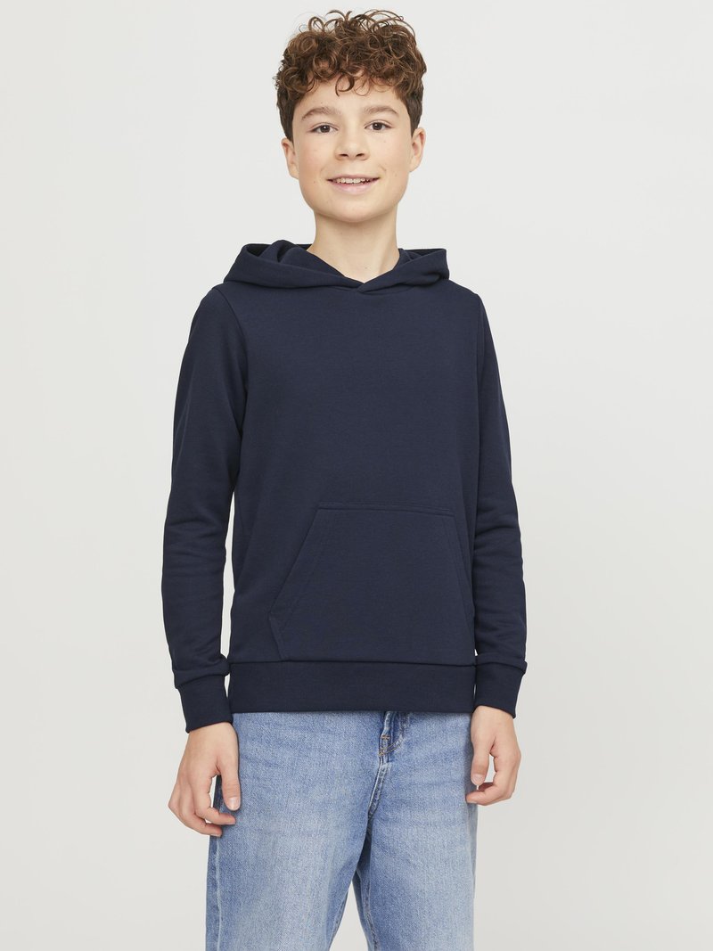 Felpa con cappuccio navy in cotone misto. Presenta una tasca frontale, polsini e orlo a costine, abbinata a jeans in denim chiaro.