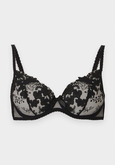 Črni čipkasti nedrček z žičnim podloženjem, cvetličnim vezenjem, prosojnim materialom, dvema naramnicama in majhnim osrednjim pentljem.