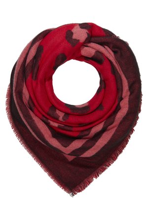 Czerwona i różowa trójkątna chusta z ciemnym zwierzęcym wzorem i frędzlami na krawędziach, zwinięta w okrągły kształt.