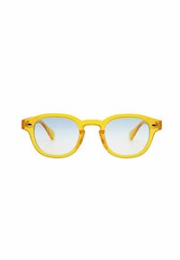 Occhiali da sole di plastica gialla con forma rettangolare, lenti trasparenti e una leggera sfumatura. Presentano montature spesse e aste dritte.
