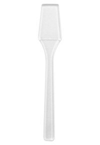 Spatule en silicone transparente avec une tête rectangulaire, des bords arrondis et un long manche droit ; flexible avec une texture lisse.