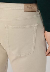 Hackett London Vaqueros rectos - malt beige