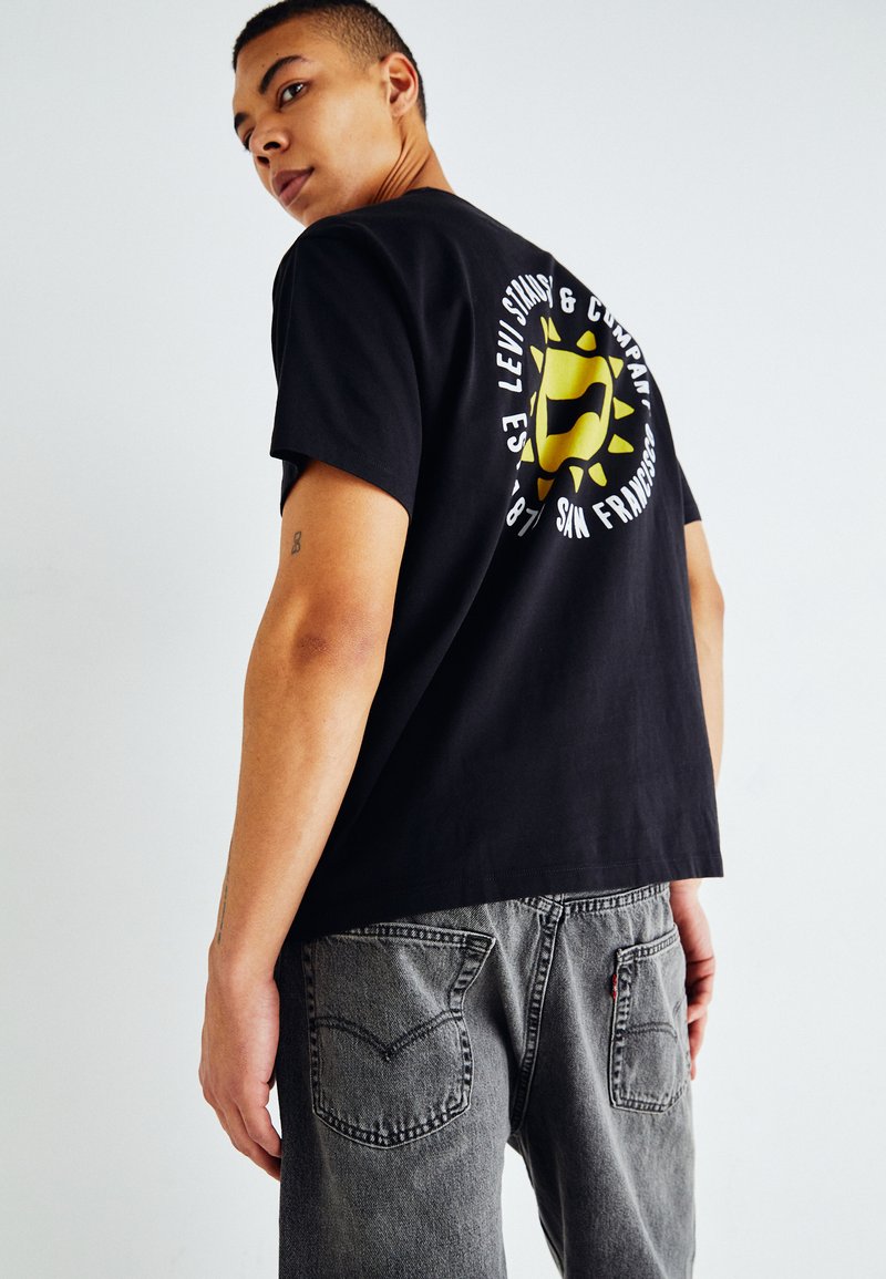 Levi's® VINTAGE FIT GRAPHIC - Apdrukāts T-krekls - caviar