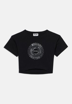 Črna skrajšana majica s kratkimi rokavi z okroglim vzorcem logotipa "MOSCHINO" v sivi barvi, natisnjenim na sredini sprednje strani.