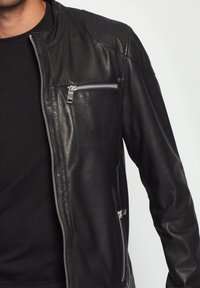Maze MIT DRUCKKNOPFVERSCHLUSS AM ÄRMEL FLINT - Lederjacke - black