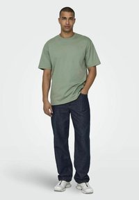 Only & Sons ONSFRED TEE - Camiseta básica - hedge green