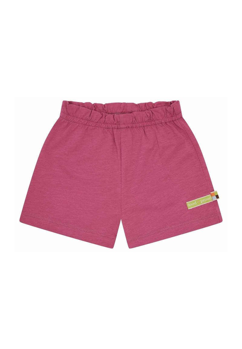 Kurze rosa Baumwollshorts mit einem elastischen Bund und einem kleinen Etikett, auf dem "loud + proud" in hellgrün steht. Glatte Textur, einfaches Design.