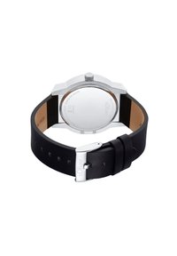 Schwarzes Lederarmband mit hardware in Silberfarbe, ausgestattet mit einem runden Gehäuse aus rostfreiem Stahl und polierter Rückseite. Schlichte und elegante Gestaltung.