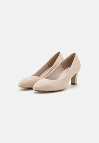Beige suedette høye hæler, rund tå, moderat blokkheel, glatt tekstur, enkelt design, passende for formelle anledninger.