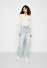 Weekday ROWE EXTRA HIGH - Calças de ganga de perna direita - sleepy blue