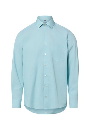 Hellblaues Herrenhemd mit langen Ärmeln, Knopfleiste, spitzem Kragen und Brusttasche, vor weißem Hintergrund präsentiert.