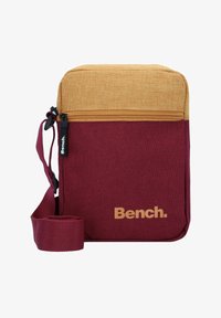 Unselected, ocker brombeer