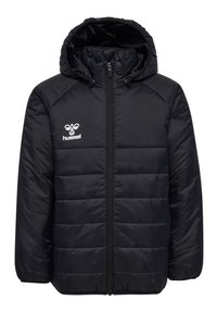 Svart vadderad jacka med dragkedja fram, fast huva och vitt logotyp på bröstet. Har quiltade paneler och elastiska ärmslut.