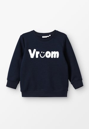 Mørkeblå sweatshirt med ribbede ærmekanter og kant forneden. Indeholder ordet "Vroom" i blød hvid tekst, inklusiv et smilende ansigt i bogstavet "o."