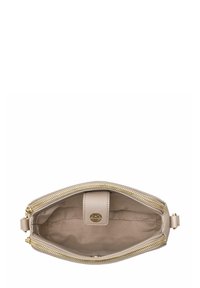 Beżowy skórzany portfel na nadgarstek z złotym zamkiem, otwarty, aby pokazać beżowe wnętrze z materiału i małą kieszonkę na zatrzask w środku.