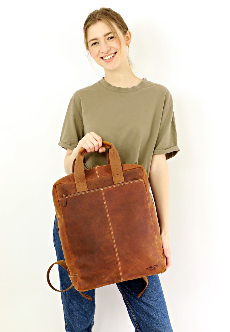 Gusti Leder MASSIMO G. - Sac ?� dos - braun/marron - ZALANDO.FR
