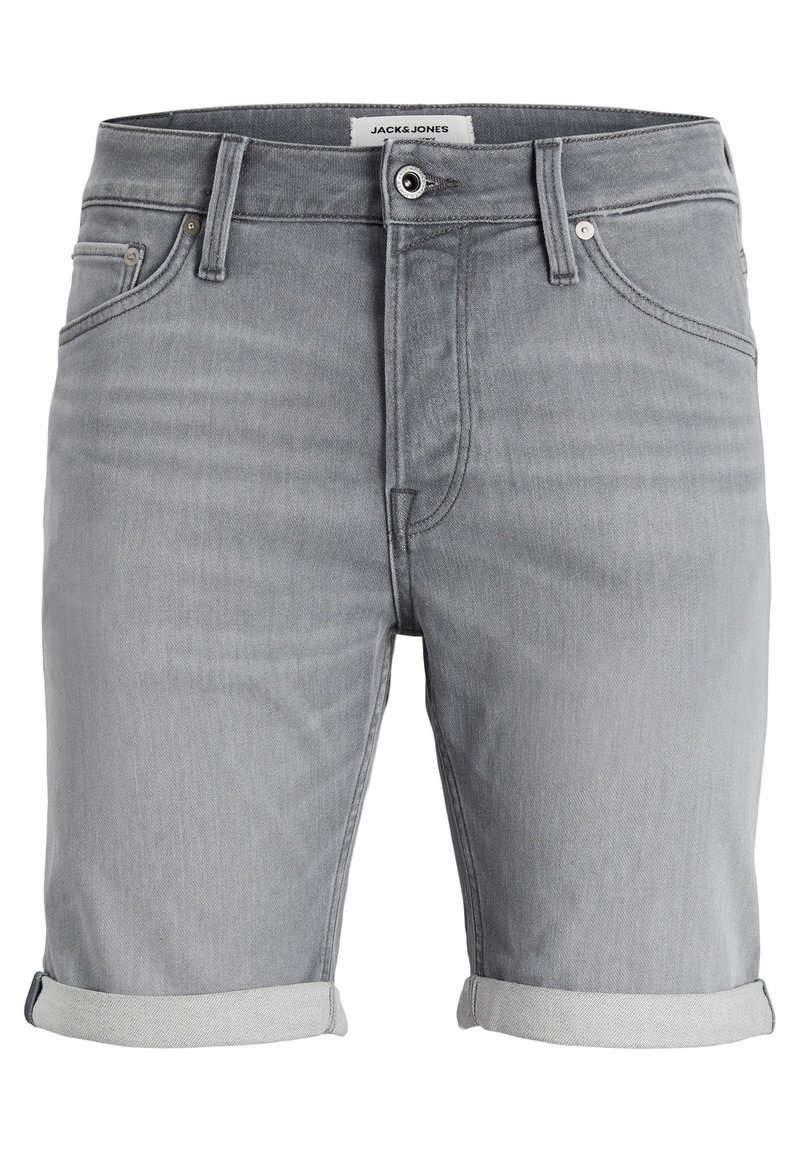 Grå denimshorts med uppvikta ärmar, med en klassisk femficksdesign och knappgylf. Etiketten säger "JACK & JONES." Slät textur.