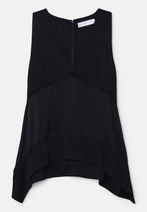 Schwarzes ärmelloses Top mit V-Ausschnitt, das einen Reißverschluss hinten, einen geschichteten Saum und einen subtil strukturierten Stoff aufweist.
