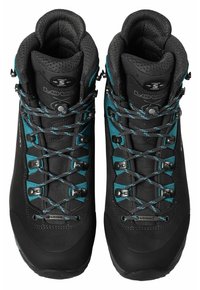 Schwarze Wanderschuhe mit türkisfarbenen Akzenten, ausgestattet mit einem hohen Knöcheldesign, strapazierfähigem Leder und starken Schnürsenkeln mit metallischen Beschlägen.