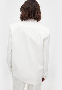Thumbnail Image 2