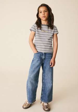 Next, REGULAR FIT - BEADED T-SHIRT - Tričko s potlačou - grey stripe dog