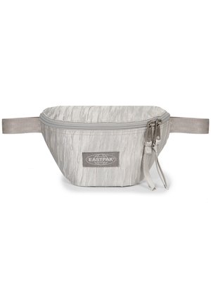 Banane Eastpak gris clair texturée avec fermeture éclair double et sangle en tissu réglable.