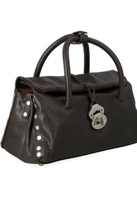 Borsa a mano in pelle marrone con forma strutturata, dotata di manico superiore, accenti di borchie argentate e chiusura a lucchetto metallico.