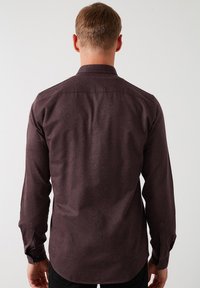 Buratti SLIM FIT - Camisa - dark brown color