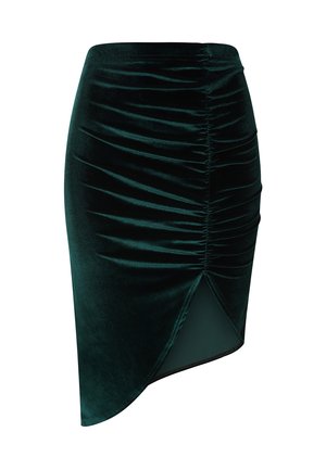 Zelena dama suknja iz žameta z nabori na eni strani, asimetrična dolžina in razporek za lažje gibanje. Mehka tekstura in eleganten dizajn.