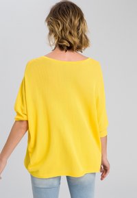 Marc Aurel Pullover - yellow
