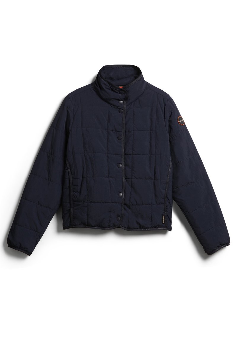 Chaqueta acolchada en azul marino con un cuello alto, cierres a presión en la parte delantera y bolsillos laterales. Presenta una tela suave y un diseño corto.