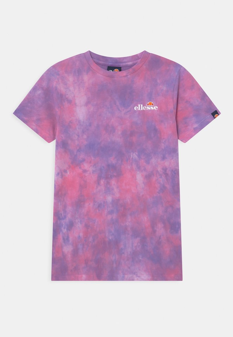 T-shirt manches courtes tie-dye violet et rose avec logo ellesse blanc sur la poitrine et petite étiquette logo sur la manche.