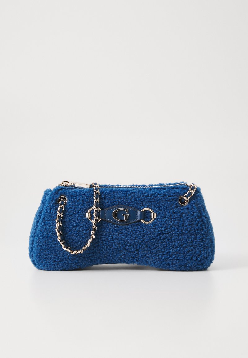 Saco texturizado azul com forma curvada, alça de corrente e detalhe em logotipo dourado. Confeccionado em tecido suave com fecho de correr sobreposto.