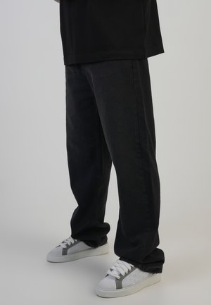 SIKSILK Relaxed fit jeans - washed black